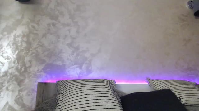 Gallery image thumbnail from Vikki's myfreecams stream on, 12/26/2023, 23:21 image 17 of 20
