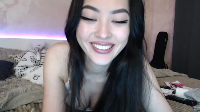 Gallery image thumbnail from Vikki's myfreecams stream on, 01/09/2024, 24:32 image 17 of 20