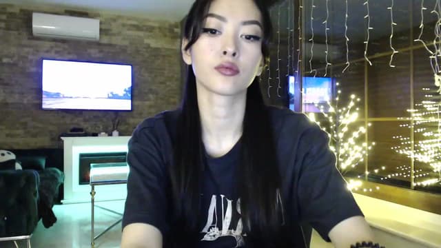 Gallery image thumbnail from Vikki's myfreecams stream on, 01/10/2024, 23:32 image 11 of 20