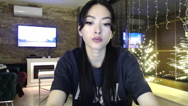 Gallery image thumbnail from Vikki's myfreecams stream on, 01/10/2024, 23:32 image 15 of 20