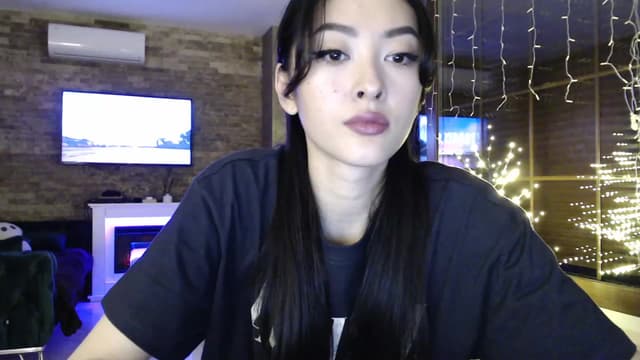 Gallery image thumbnail from Vikki's myfreecams stream on, 01/10/2024, 23:32 image 4 of 20