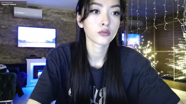 Gallery image thumbnail from Vikki's myfreecams stream on, 01/10/2024, 23:32 image 6 of 20