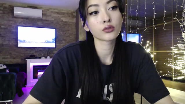 Gallery image thumbnail from Vikki's myfreecams stream on, 01/10/2024, 23:32 image 2 of 20