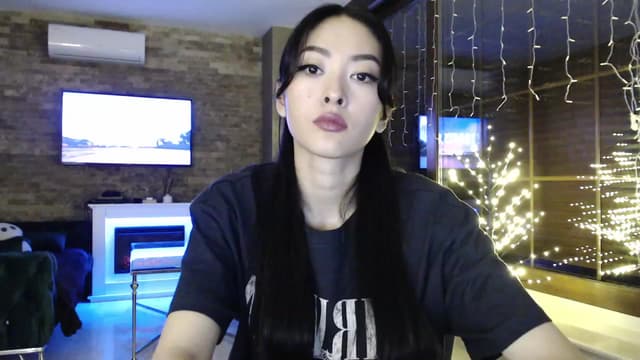 Gallery image thumbnail from Vikki's myfreecams stream on, 01/10/2024, 23:32 image 7 of 20