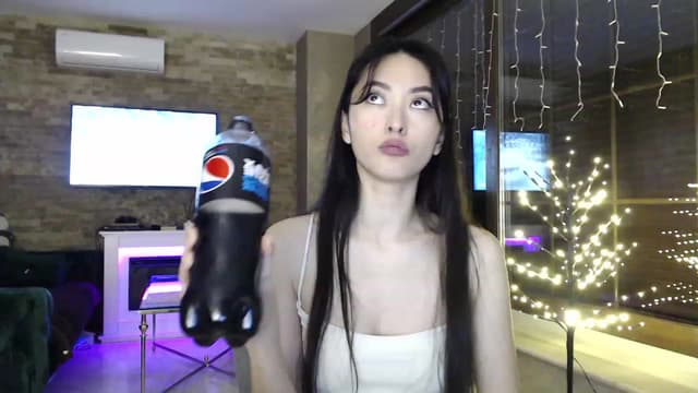 Gallery image thumbnail from Vikki's myfreecams stream on, 01/16/2024, 01:07 image 17 of 20