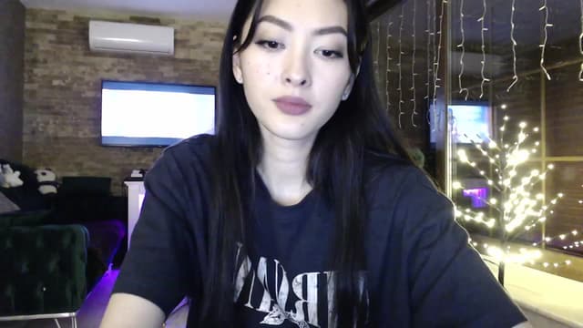 Gallery image thumbnail from Vikki's myfreecams stream on, 01/17/2024, 24:02 image 20 of 20
