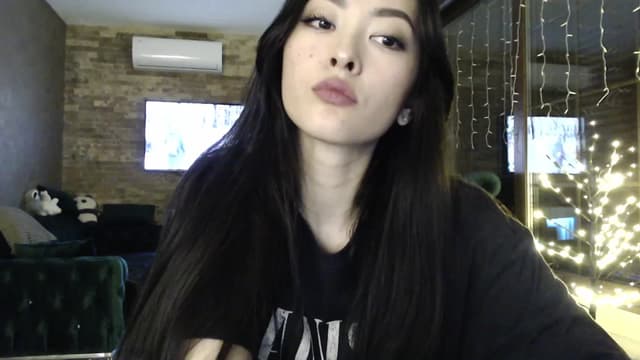 Gallery image thumbnail from Vikki's myfreecams stream on, 01/17/2024, 24:02 image 2 of 20