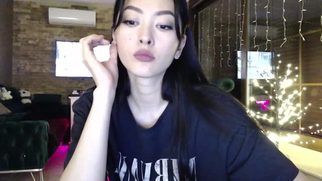Gallery image thumbnail from Vikki's myfreecams stream on, 01/17/2024, 24:02 image 15 of 20