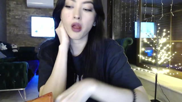 Gallery image thumbnail from Vikki's myfreecams stream on, 01/17/2024, 24:02 image 9 of 20