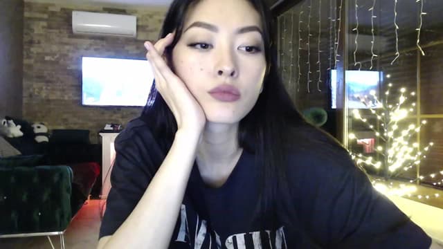 Gallery image thumbnail from Vikki's myfreecams stream on, 01/17/2024, 24:02 image 14 of 20