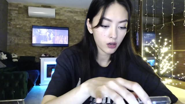 Gallery image thumbnail from Vikki's myfreecams stream on, 01/17/2024, 24:52 image 19 of 20