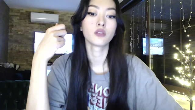 Gallery image thumbnail from Vikki's myfreecams stream on, 01/31/2024, 23:36 image 14 of 20