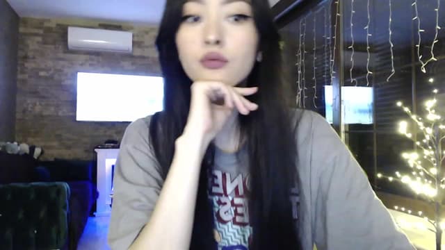 Gallery image thumbnail from Vikki's myfreecams stream on, 01/31/2024, 23:36 image 3 of 20