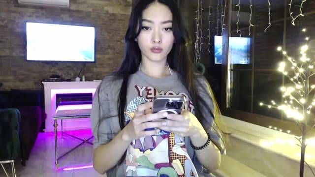 Gallery image thumbnail from Vikki's myfreecams stream on, 02/01/2024, 24:38 image 17 of 20