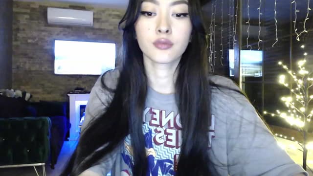 Gallery image thumbnail from Vikki's myfreecams stream on, 02/01/2024, 24:39 image 12 of 20