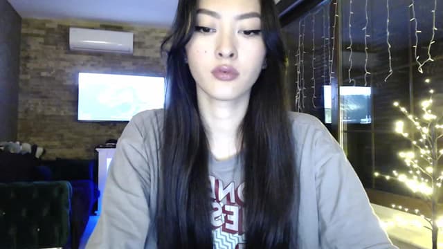Gallery image thumbnail from Vikki's myfreecams stream on, 02/01/2024, 24:39 image 2 of 20