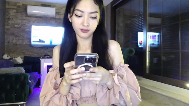 Gallery image thumbnail from Vikki's myfreecams stream on, 02/09/2024, 24:31 image 17 of 20