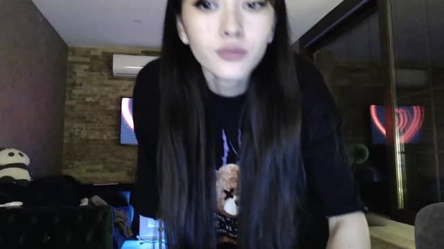 Gallery image thumbnail from Vikki's myfreecams stream on, 02/28/2024, 24:39 image 1 of 20