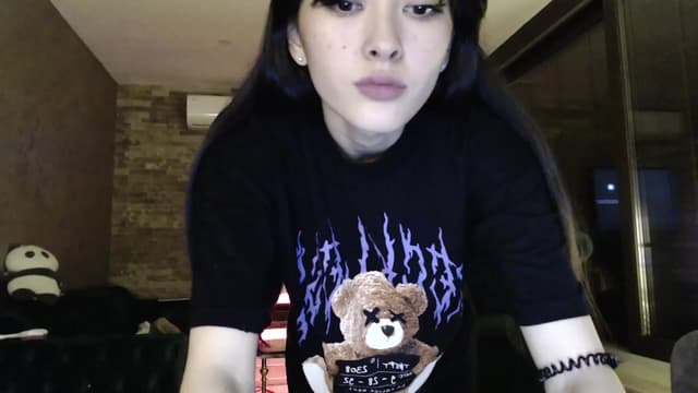 Gallery image thumbnail from Vikki's myfreecams stream on, 02/28/2024, 24:39 image 4 of 20
