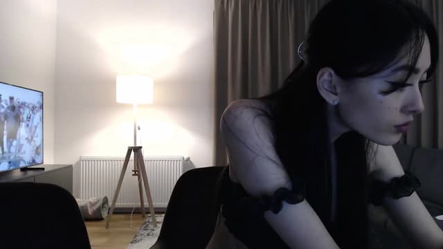 Gallery image thumbnail from Vikki's myfreecams stream on, 03/07/2024, 24:36 image 9 of 20