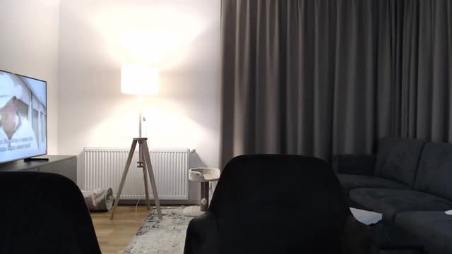 Gallery image thumbnail from Vikki's myfreecams stream on, 03/07/2024, 01:11 image 6 of 20