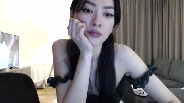 Gallery image thumbnail from Vikki's myfreecams stream on, 03/07/2024, 01:11 image 17 of 20