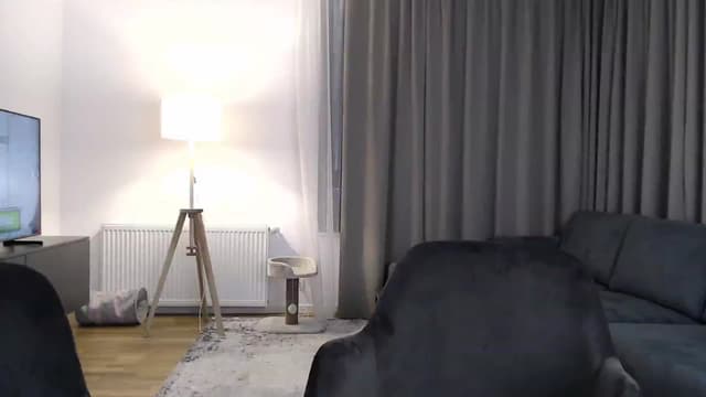Gallery image thumbnail from Vikki's myfreecams stream on, 03/07/2024, 23:08 image 16 of 20