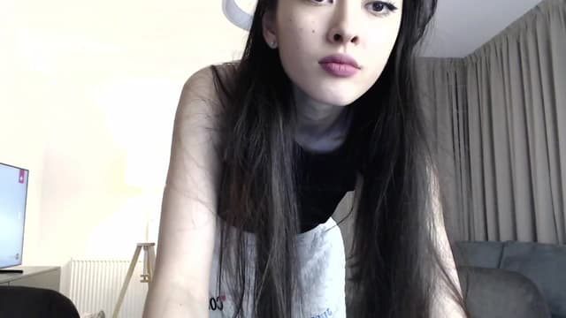Gallery image thumbnail from Vikki's myfreecams stream on, 03/15/2024, 24:02 image 14 of 20
