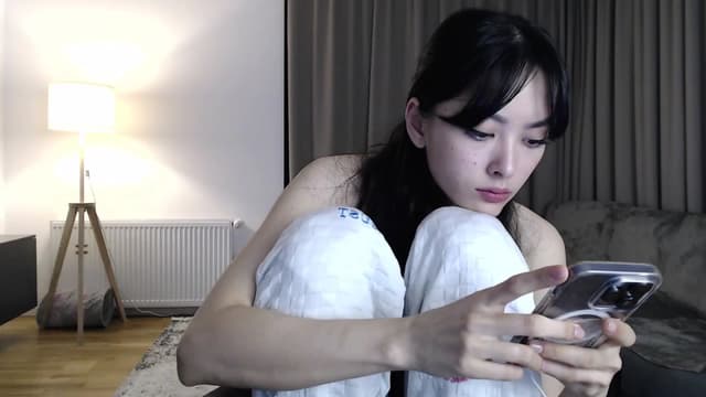 Gallery image thumbnail from Vikki's myfreecams stream on, 04/10/2024, 18:18 image 15 of 20