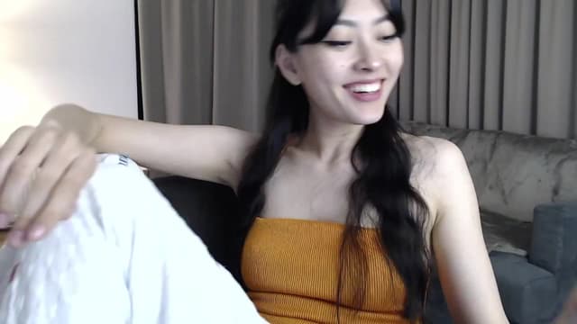 Gallery image thumbnail from Vikki's myfreecams stream on, 04/10/2024, 19:27 image 10 of 20