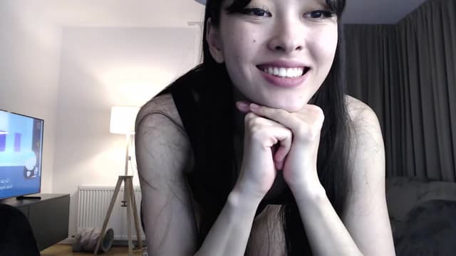 Gallery image thumbnail from Vikki's myfreecams stream on, 04/12/2024, 23:33 image 14 of 20