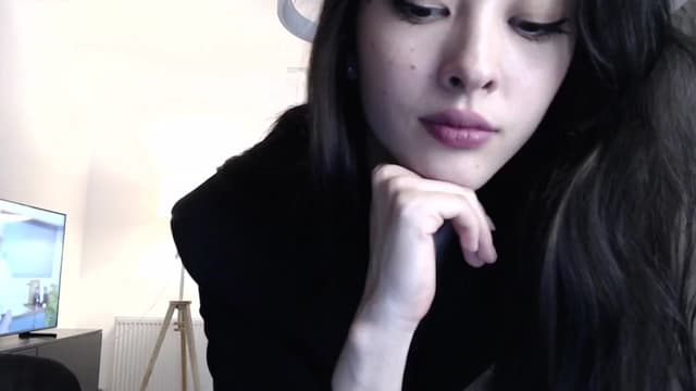 Gallery image thumbnail from Vikki's myfreecams stream on, 04/20/2024, 23:14 image 10 of 20