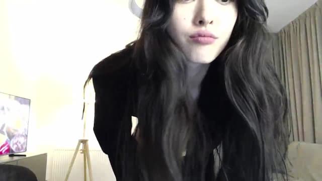 Gallery image thumbnail from Vikki's myfreecams stream on, 04/20/2024, 23:14 image 16 of 20