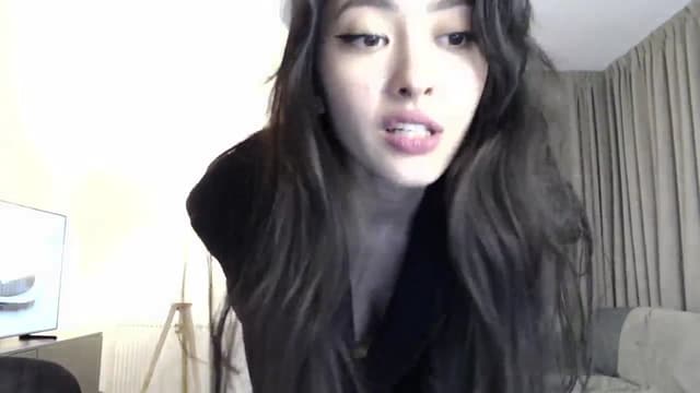 Gallery image thumbnail from Vikki's myfreecams stream on, 04/20/2024, 23:14 image 15 of 20