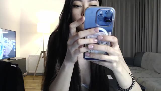 Gallery image thumbnail from Vikki's myfreecams stream on, 04/20/2024, 23:45 image 18 of 20