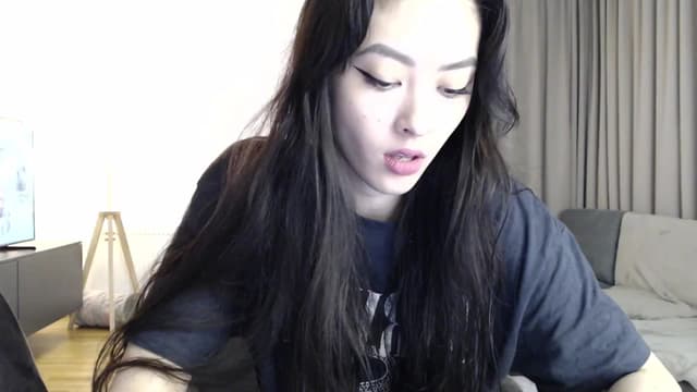 Gallery image thumbnail from Vikki's myfreecams stream on, 04/24/2024, 18:53 image 7 of 20