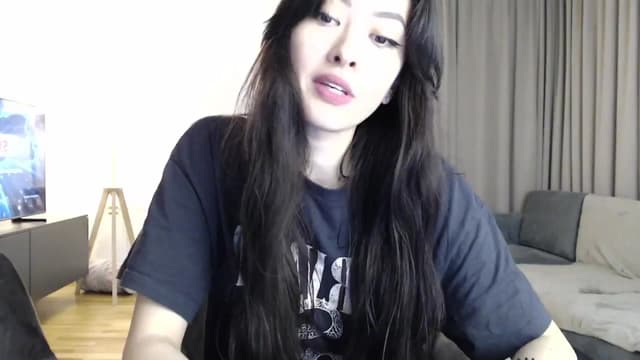 Gallery image thumbnail from Vikki's myfreecams stream on, 04/24/2024, 18:53 image 13 of 20