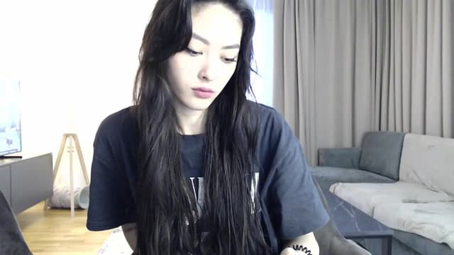 Gallery image thumbnail from Vikki's myfreecams stream on, 04/24/2024, 18:53 image 2 of 20