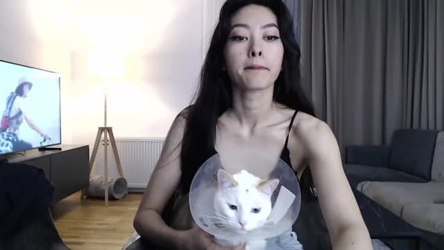 Gallery image thumbnail from Vikki's myfreecams stream on, 04/24/2024, 19:33 image 1 of 20