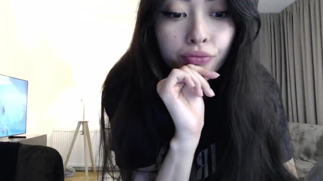 Gallery image thumbnail from Vikki's myfreecams stream on, 04/29/2024, 22:05 image 14 of 20