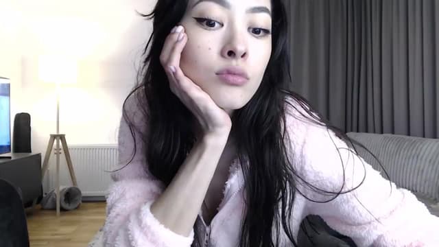 Gallery image thumbnail from Vikki's myfreecams stream on, 05/13/2024, 24:09 image 1 of 20