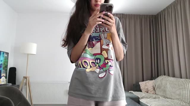 Gallery image thumbnail from Vikki's myfreecams stream on, 06/24/2024, 13:10 image 3 of 20
