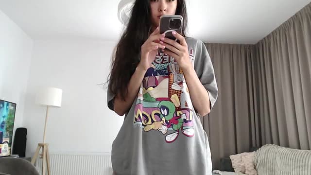 Gallery image thumbnail from Vikki's myfreecams stream on, 06/24/2024, 13:10 image 2 of 20