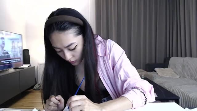 Gallery image thumbnail from Vikki's myfreecams stream on, 07/15/2024, 23:41 image 2 of 20