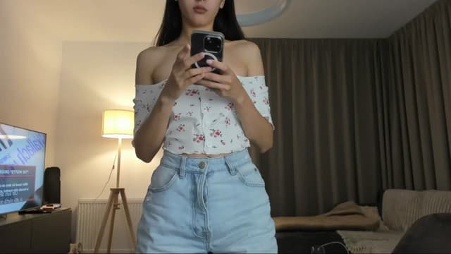 Gallery image thumbnail from Vikki's myfreecams stream on, 07/30/2024, 21:57 image 15 of 20