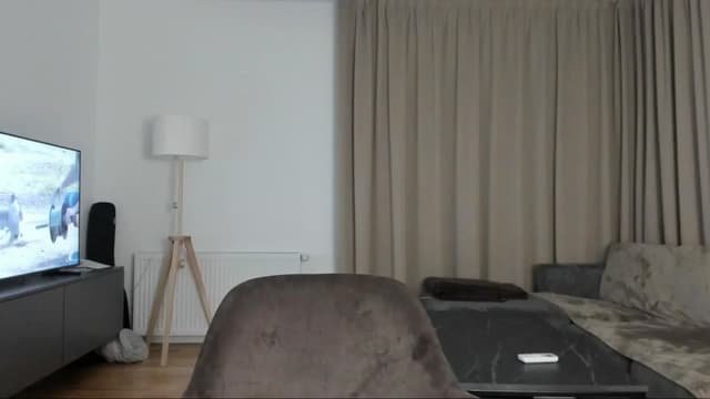 Gallery image thumbnail from Vikki's myfreecams stream on, 08/11/2024, 22:40 image 6 of 20
