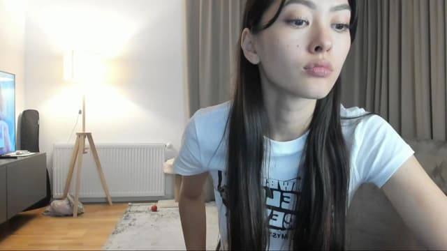 Gallery image thumbnail from Vikki's myfreecams stream on, 08/14/2024, 24:41 image 14 of 20