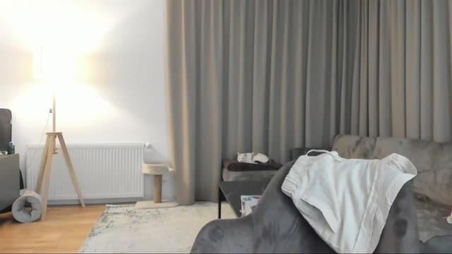 Gallery image thumbnail from Vikki's myfreecams stream on, 08/15/2024, 01:44 image 15 of 20
