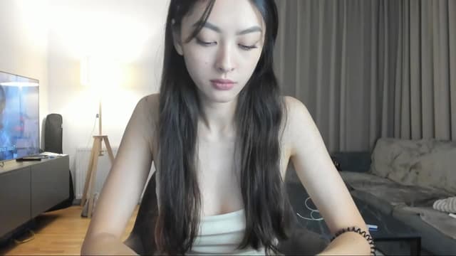 Gallery image thumbnail from Vikki's myfreecams stream on, 08/27/2024, 23:12 image 16 of 20