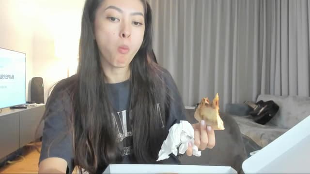 Gallery image thumbnail from Vikki's myfreecams stream on, 09/01/2024, 01:31 image 1 of 20